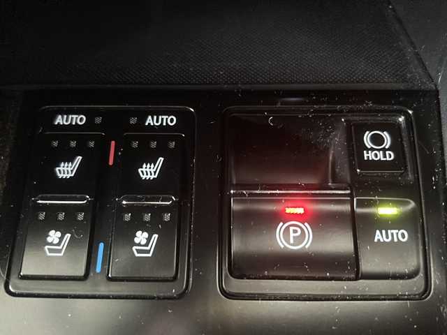 レクサス ＲＸ 200t Fスポーツ 愛知県 2016(平28)年 5.8万km グラファイトブラックガラスフレーク 純正ナビ/・フルセグ/・ＣＤ、ＤＶＤ、ＳＤ/・ＢＴ/・ＵＳＢ/・ＡＵＸ/・ラジオ/サンルーフ/ステアリングヒーター/前席シートヒーター/前席ベンチレーション/後席シートヒーター/後席電動格納/後席サンシェード/ヘッドアップディスプレイ/走行モード切替/オールオートウィンドウ/電動格納ミラー/電動リアゲート/ステアリングスイッチ/パドルシフト/左サイドカメラ