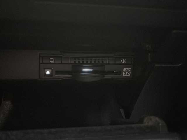 レクサス ＲＸ 200t Fスポーツ 愛知県 2016(平28)年 5.8万km グラファイトブラックガラスフレーク 純正ナビ/・フルセグ/・ＣＤ、ＤＶＤ、ＳＤ/・ＢＴ/・ＵＳＢ/・ＡＵＸ/・ラジオ/サンルーフ/ステアリングヒーター/前席シートヒーター/前席ベンチレーション/後席シートヒーター/後席電動格納/後席サンシェード/ヘッドアップディスプレイ/走行モード切替/オールオートウィンドウ/電動格納ミラー/電動リアゲート/ステアリングスイッチ/パドルシフト/左サイドカメラ