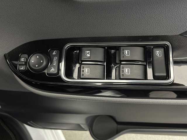 ダイハツ タント カスタム RS 宮崎県 2019(令1)年 5.1万km ブラックマイカメタリック/シャイニングホワイトパール 禁煙車/衝突被害軽減ブレーキ/社外ナビTV/（カロッツェリア/AVIC-RZ910/CD/DVD/Bluetooth/FMAM/フルセグTV)/社外バックカメラ/社外ドライブレコーダー/純正ビルトインETC/純正LEDオートライト/純正LEDフォグ/純正15インチアルミ/純正エアロ/純正ルーフエンドスポイラー/純正セキュリティアラーム/純正フロアマット/両側電動スライドドア/クリアランスソナー/オート電動格納ミラー/オートエアコン/前席シートヒーター/ハーフレザーシート/本革巻ハンドル/スマートキー/プッシュエンジンスタート/新車時保証書/取扱い説明書