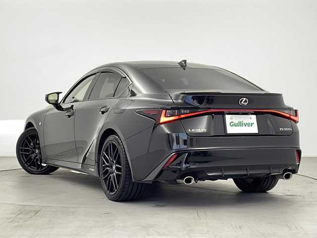 レクサス ＩＳ 300h Fスポーツ モードブラックS 愛知県 2022(令4)年 1.7万km グラファイトブラックガラスフレーク /禁煙車//特別仕様車”Mode Black S”//純正ナビ//フルセグTV/CD/DVD/SD/USB/Bluetooth/AUX/AMFM//前後ドラレコ(TZ-D201)//ビルトインETC2.0//パノラミックビューモニター//バックカメラ//AIMGAINトランクスポイラー//純正BBS製鍛造アルミ(マットブラック)//専用ブレーキキャリパー(オレンジ)//専用ブラック外装加飾//専用ウルトラスエード&Ltexスポーツシート//レクサスセーフティシステム+//レーダークルーズコントロール//ブラインドスポットモニター//パーキングサポートブレーキ//三眼LEDヘッドライト//オートライト//前席パワーシート(運転席ポジションメモリー付)//前席シートヒーター&ベンチレーション//アルミスポーツぺダル&フットレスト//アナログクロック//ISプレミアムサウンドシステム//ナノイーX//電子パーキングブレーキ//ブレーキホールド//パワーイージーアクセスシステム//純正フロアマット//ディンプル本革ステアリング//ステアリングスイッチ//パドルシフト//ディンプル本革シフトノブ//プッシュスタート//電動格納ミラー//新車保証書・取扱説明書//スペアキー