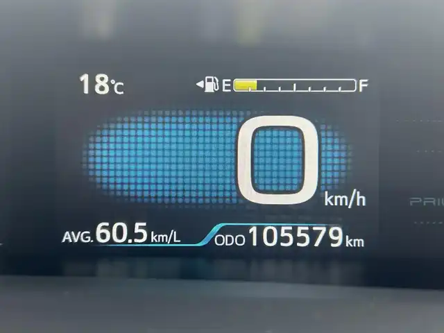 トヨタ プリウス ＰＨＶ A レザーパッケージ 岡山県 2017(平29)年 10.6万km アティチュードブラックマイカ 登録時走行距離105579km/純正11.6インチ縦型ナビ/(AM/FM/USB/TV/Bluetooth)/トヨタセーフティセンス/・プリクラッシュセーフティ/・レーンディパーチャーアラート/・レーダークルーズコントロール/・オートマチックハイビーム/・ロードサインアシスト/ブラインドスポットモニター/バックカメラ/パワーシート(D席)/シートヒーター(D+N席)/100V充電/純正15インチアルミホイール/ETC/プッシュスタート/スマートキー