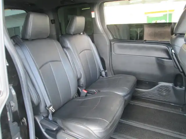 トヨタ ヴォクシー ZS 煌Ⅱ 千葉県 2020(令2)年 4.4万km ブラック ALPINE11型ナビ、フルセグTV/バックカメラ/社外オーディオ【DVD/CD/BT/SD】/Toyota Safety Sense/BLITZ車高調/社外SPマフラー(純正積込)/両側パワースライドドア/LEDヘッドライト&フォグランプ(黄緑)/クルーズコントロール/LDA(レーンディパーチャーアラート)/クリアランスソナー/革調シートカバー/社外スピーカー/ビルトインETC/スペアキー/純正リモコンエンジンスターター/取扱説明書/新車時保証書