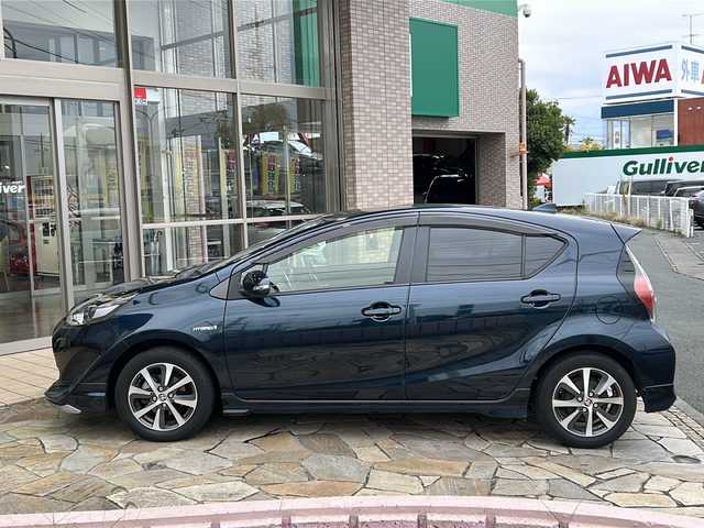 トヨタ アクア G ソフトレザーセレクション 静岡県 2017(平29)年 7.4万km ブラッキッシュアゲハガラスフレーク 純正ナビ（AM FM フルセグTV SD Bluetooth HDMI）/バックカメラ/レザーシート/ヒーターシート/クルーズコントロール/コーナーセンサー/革ステアリング/ETC/エンジンスターター/純正アルミホイール/純正フロアマット/ステアリングリモコン/LEDヘッドライト/オートライト/オートマチックハイビーム/プリクラッシュ/レーンキープアシスト