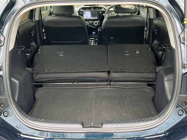 トヨタ アクア G ソフトレザーセレクション 静岡県 2017(平29)年 7.4万km ブラッキッシュアゲハガラスフレーク 純正ナビ（AM FM フルセグTV SD Bluetooth HDMI）/バックカメラ/レザーシート/ヒーターシート/クルーズコントロール/コーナーセンサー/革ステアリング/ETC/エンジンスターター/純正アルミホイール/純正フロアマット/ステアリングリモコン/LEDヘッドライト/オートライト/オートマチックハイビーム/プリクラッシュ/レーンキープアシスト