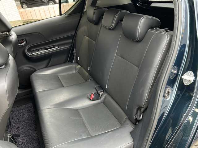 トヨタ アクア G ソフトレザーセレクション 静岡県 2017(平29)年 7.4万km ブラッキッシュアゲハガラスフレーク 純正ナビ（AM FM フルセグTV SD Bluetooth HDMI）/バックカメラ/レザーシート/ヒーターシート/クルーズコントロール/コーナーセンサー/革ステアリング/ETC/エンジンスターター/純正アルミホイール/純正フロアマット/ステアリングリモコン/LEDヘッドライト/オートライト/オートマチックハイビーム/プリクラッシュ/レーンキープアシスト