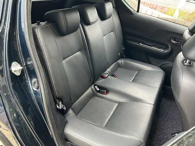 トヨタ アクア G ソフトレザーセレクション 静岡県 2017(平29)年 7.4万km ブラッキッシュアゲハガラスフレーク 純正ナビ（AM FM フルセグTV SD Bluetooth HDMI）/バックカメラ/レザーシート/ヒーターシート/クルーズコントロール/コーナーセンサー/革ステアリング/ETC/エンジンスターター/純正アルミホイール/純正フロアマット/ステアリングリモコン/LEDヘッドライト/オートライト/オートマチックハイビーム/プリクラッシュ/レーンキープアシスト