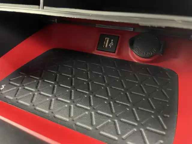 トヨタ ＲＡＶ４ アドベンチャー オフロードPKGⅡ 富山県 2022(令4)年 5.3万km 白 4WD/社外AW付き冬タイヤ積込/純正10.5型ディスプレイオーディオ/（AM/FM/USB/BT/Miracast）/フルセグTV/バックカメラ/プリクラッシュセーフティ/レーダークルーズコントロール/レーンディパーチャーアラート/ブラインドスポットモニター/LEDヘッドライト/オートマチックハイビーム/クリアランスソナー/ビルトインETC2.0/デジタルインナーミラー/合皮シート/前席温熱＋ベンチレーションシート/運転席パワーシート/スマートキー×２/プッシュスタート/社外フロアマット/純正１８インチAW/取扱説明書