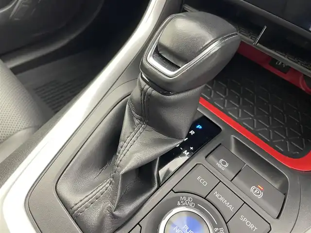 トヨタ ＲＡＶ４ アドベンチャー オフロードPKGⅡ 富山県 2022(令4)年 5.3万km 白 4WD/社外AW付き冬タイヤ積込/純正10.5型ディスプレイオーディオ/（AM/FM/USB/BT/Miracast）/フルセグTV/バックカメラ/プリクラッシュセーフティ/レーダークルーズコントロール/レーンディパーチャーアラート/ブラインドスポットモニター/LEDヘッドライト/オートマチックハイビーム/クリアランスソナー/ビルトインETC2.0/デジタルインナーミラー/合皮シート/前席温熱＋ベンチレーションシート/運転席パワーシート/スマートキー×２/プッシュスタート/社外フロアマット/純正１８インチAW/取扱説明書