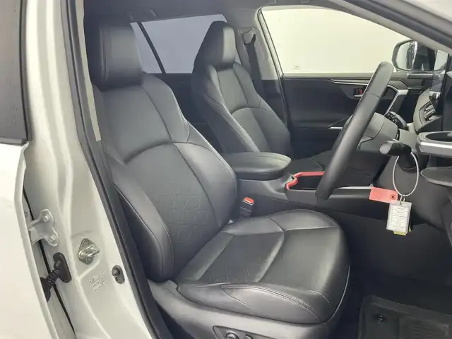 トヨタ ＲＡＶ４ アドベンチャー オフロードPKGⅡ 富山県 2022(令4)年 5.3万km 白 4WD/社外AW付き冬タイヤ積込/純正10.5型ディスプレイオーディオ/（AM/FM/USB/BT/Miracast）/フルセグTV/バックカメラ/プリクラッシュセーフティ/レーダークルーズコントロール/レーンディパーチャーアラート/ブラインドスポットモニター/LEDヘッドライト/オートマチックハイビーム/クリアランスソナー/ビルトインETC2.0/デジタルインナーミラー/合皮シート/前席温熱＋ベンチレーションシート/運転席パワーシート/スマートキー×２/プッシュスタート/社外フロアマット/純正１８インチAW/取扱説明書