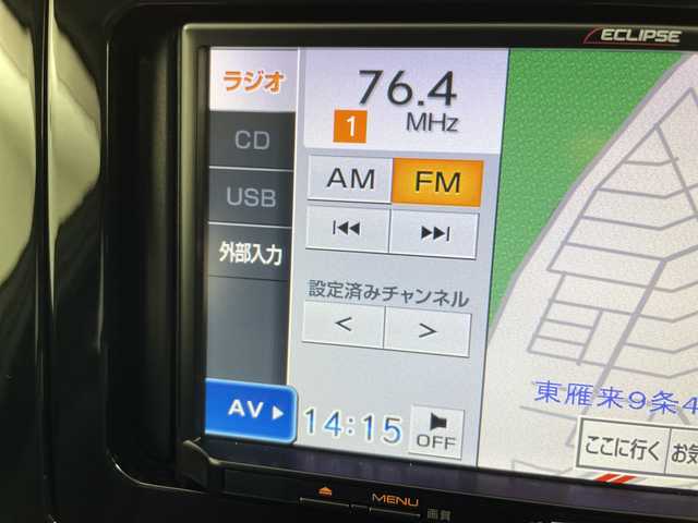 トヨタ プリウス S 道央・札幌 2017(平29)年 5.1万km シルバーM ・寒冷地仕様/・４WD/・社外ナビ（AVN137M）/CD/AM/FM/・バックカメラ/・フロントワイパーデアイサー/・ミラーヒーター/・横滑り防止装置/・盗難防止装置/・オートライト/・オートマチックハイビーム/・ＬＥＤヘッドライト/・純正アルミホイール/・ドアバイザー/・フロアマット/・ウィンカーミラー/・ETC/・横滑り防止装置/・盗難防止装置