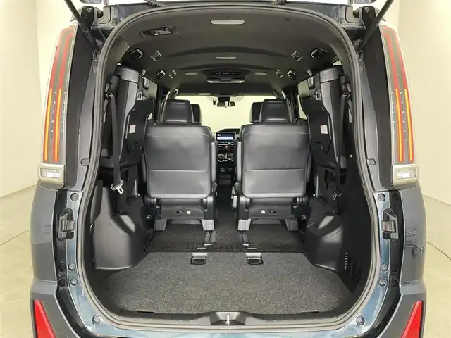 トヨタ ノア Si ダブルバイビー 埼玉県 2018(平30)年 5.4万km ブラッキッシュアゲハガラスフレーク Toyota Safety Sense/純正9インチナビ/【CD・DVD・SD・BT・フルセグTV】/バックカメラ/両側パワースライドドア/純正フリップダウンモニター/純正ドライブレコーダー/クルーズコントロール/リアサンシェード/オートライト/LEDヘッドライト/LEDフォグライト/ビルトインETC /ウィンカーミラー/電動格納ミラー/スマートキー