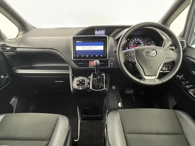 トヨタ ノア Si ダブルバイビー 埼玉県 2018(平30)年 5.4万km ブラッキッシュアゲハガラスフレーク Toyota Safety Sense/純正9インチナビ/【CD・DVD・SD・BT・フルセグTV】/バックカメラ/両側パワースライドドア/純正フリップダウンモニター/純正ドライブレコーダー/クルーズコントロール/リアサンシェード/オートライト/LEDヘッドライト/LEDフォグライト/ビルトインETC /ウィンカーミラー/電動格納ミラー/スマートキー