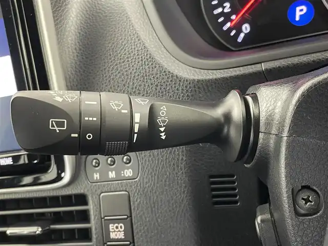 トヨタ ノア Si ダブルバイビー 埼玉県 2018(平30)年 5.4万km ブラッキッシュアゲハガラスフレーク Toyota Safety Sense/純正9インチナビ/【CD・DVD・SD・BT・フルセグTV】/バックカメラ/両側パワースライドドア/純正フリップダウンモニター/純正ドライブレコーダー/クルーズコントロール/リアサンシェード/オートライト/LEDヘッドライト/LEDフォグライト/ビルトインETC /ウィンカーミラー/電動格納ミラー/スマートキー