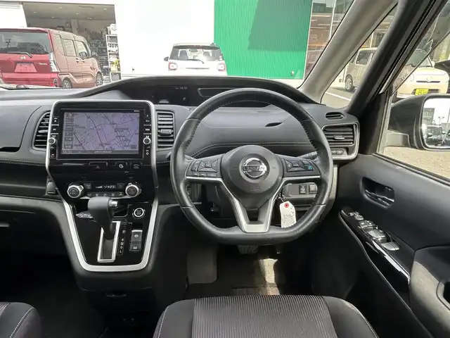 日産 セレナ ハイウェイスター G 島根県 2016(平28)年 5.4万km ダイヤモンドブラック 純正9インチSDナビ/(フルセグ/DVD再生/Bluetooth)/全方位カメラ/フリップダウンモニター　/プロパイロット　/両側パワースライド/ＥＴＣ/エマージェンシーブレーキ　/前席シートヒーター/デジタルインナーミラー/LEDヘッドライト/純正フロアマット