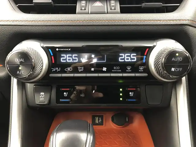 トヨタ ＲＡＶ４ アドベンチャー 愛知県 2023(令5)年 2.7万km アティチュードブラックマイカ 純正9型DA（フルセグ、Bluetooth）/ETC2.0/BSM/シートヒーター、エアシート/Bカメラ/4WD/ハンドルヒーター/衝突軽減ブレーキ/ACC/レーンキープアシスト/オートハイビーム/コーナーセンサー/オートライト/フォグライト/パワーシート/ドラレコ/純正アルミホイール/社外フロアマット/三点エアバック
