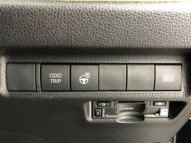 トヨタ ＲＡＶ４ アドベンチャー 愛知県 2023(令5)年 2.7万km アティチュードブラックマイカ 純正9型DA（フルセグ、Bluetooth）/ETC2.0/BSM/シートヒーター、エアシート/Bカメラ/4WD/ハンドルヒーター/衝突軽減ブレーキ/ACC/レーンキープアシスト/オートハイビーム/コーナーセンサー/オートライト/フォグライト/パワーシート/ドラレコ/純正アルミホイール/社外フロアマット/三点エアバック