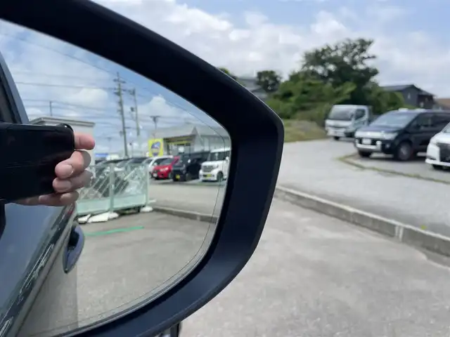 マツダ ＣＸ－６０ 富山県 2023(令5)年 2万km マシーングレープレミアムM ４WD/サンルーフ／/革シート／/メーカーナビ／/フルセグＴＶ／/Ｂｌｕｅｔｏｏｔｈ／/パノラミックビューモニター／/ＡＣ１００Ｖ電源／/ＡｐｐｌｅＣａｒＰｌａｙ／/ａｎｄｒｏｉｄａｕｔｏ／/前後Ｄレコーダー／/ＥＴＣ２．０／/パワーシート/シートヒーター/エアシート/レーダークルーズコントロール/衝突軽減ブレーキ/レーンキープアシスト/ブラインドスポットモニター/LEDオートライト