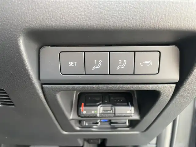 マツダ ＣＸ－６０ 富山県 2023(令5)年 2万km マシーングレープレミアムM ４WD/サンルーフ／/革シート／/メーカーナビ／/フルセグＴＶ／/Ｂｌｕｅｔｏｏｔｈ／/パノラミックビューモニター／/ＡＣ１００Ｖ電源／/ＡｐｐｌｅＣａｒＰｌａｙ／/ａｎｄｒｏｉｄａｕｔｏ／/前後Ｄレコーダー／/ＥＴＣ２．０／/パワーシート/シートヒーター/エアシート/レーダークルーズコントロール/衝突軽減ブレーキ/レーンキープアシスト/ブラインドスポットモニター/LEDオートライト