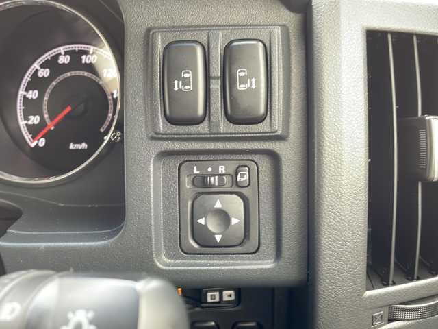 三菱 デリカＤ：５ D－Power package 千葉県 2014(平26)年 5万km ウォームホワイトパール ナビＡＶＩＣ－ＭＲＺ９９　バックカメラ　両側パワースライドドア　シートヒーター　パドルシフト　ＤＶＤ　ETC フルセグ　オートステップ　ディーゼル　ターボ　ＨＩＤ　オートライト　マット　バイザー
