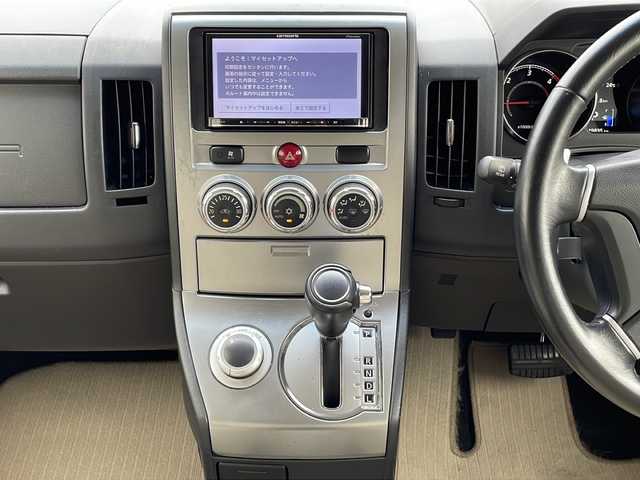 三菱 デリカＤ：５ D－Power package 千葉県 2014(平26)年 5万km ウォームホワイトパール ナビＡＶＩＣ－ＭＲＺ９９　バックカメラ　両側パワースライドドア　シートヒーター　パドルシフト　ＤＶＤ　ETC フルセグ　オートステップ　ディーゼル　ターボ　ＨＩＤ　オートライト　マット　バイザー
