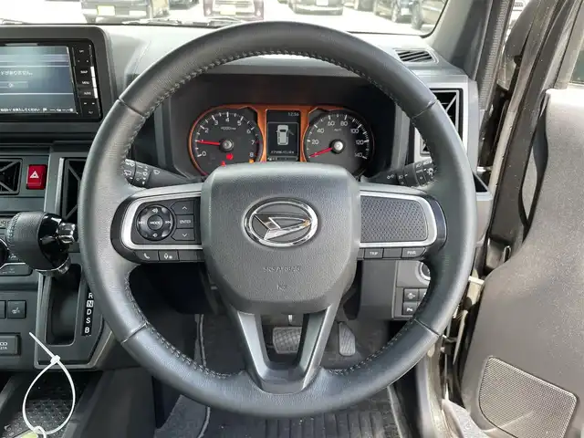 ダイハツ タフト G 滋賀県 2021(令3)年 4.8万km ブラックマイカメタリック 社外ナビ/CD.DVD.Bluetooth.フルセグ/バックカメラ/衝突軽減ブレーキ/コーナーセンサー/前席シートヒーター/アイドリングストップ/ステアリングスイッチ/前後ドライブレコーダー/ETC/電子パーキング/ブレーキホールド/LEDヘッドライト/オートライト/レザー調シートカバー/ガラスルーフ/スマートキー/純正アルミホイール