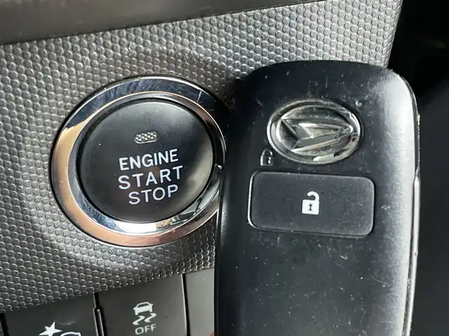 ダイハツ タフト G 新潟県 2021(令3)年 4.8万km ブラックマイカメタリック ストラーダSDナビ【CN-RE07WD】/　CD.DVD.Bluetooth.フルセグTV/バックモニター/衝突被害軽減ブレーキ/コーナーセンサー/前席シートヒーター/アイドリングストップ/ステアリングスイッチ/前後ドライブレコーダー/ETC/電子パーキング/ブレーキホールド/LEDヘッドライト/オートライト/レザー調シートカバー/ガラスルーフ/スマートキー/純正アルミホイール