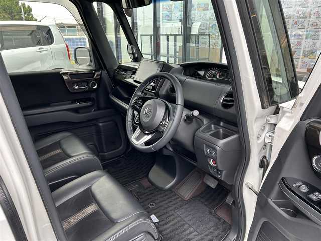 ホンダ Ｎ ＢＯＸ カスタム G EX ターボ ホンダセンシング 千葉県 2018(平30)年 3万km プラチナホワイトパール 純正8インチナビ/(フルセグTV BT CD DVD FM AM)/バックカメラ/衝突被害軽減システム/車線逸脱警報/クルーズコントロール/ハーフレザーシート/両側パワースライドドア/横滑り防止装置/ETC/アイドリングストップ/LEDヘッドライト/フォグランプ/オートライト/ウィンカーミラー/電動格納ミラー/純正15インチAW/シートリフター/プッシュスタート/スマートキー/フロアマット/ドアバイザー/スペアキー/取扱説明書/保証書