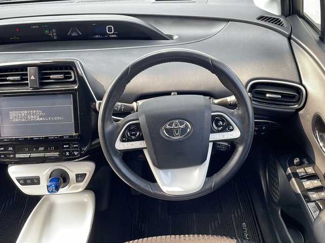トヨタ プリウス A 三重県 2016(平28)年 3.4万km ホワイトパールクリスタルシャイン 純正9型ナビ/バックカメラ/HUD/純正ビルトインETC/衝突軽減ブレーキ/BSM/レーンキープアシスト/レーダークルーズコントロール/パーキングアシスト/LEDデイライト/LEDヘッドライト/オートライト/ステアリングリモコン/純正ホイールキャップ/電動格納ミラー