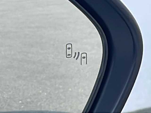 トヨタ プリウス A 三重県 2016(平28)年 3.4万km ホワイトパールクリスタルシャイン 純正9型ナビ/バックカメラ/HUD/純正ビルトインETC/衝突軽減ブレーキ/BSM/レーンキープアシスト/レーダークルーズコントロール/パーキングアシスト/LEDデイライト/LEDヘッドライト/オートライト/ステアリングリモコン/純正ホイールキャップ/電動格納ミラー
