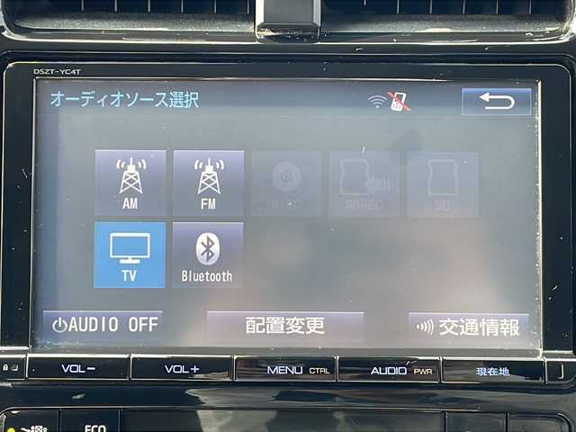 トヨタ プリウス A 三重県 2016(平28)年 3.4万km ホワイトパールクリスタルシャイン 純正9型ナビ/バックカメラ/HUD/純正ビルトインETC/衝突軽減ブレーキ/BSM/レーンキープアシスト/レーダークルーズコントロール/パーキングアシスト/LEDデイライト/LEDヘッドライト/オートライト/ステアリングリモコン/純正ホイールキャップ/電動格納ミラー