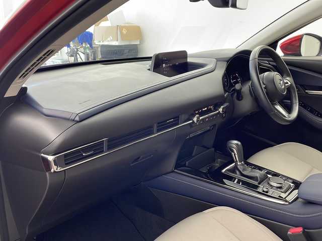 マツダ ＣＸ－３０ 20S プロアクティブツーリングセレ 兵庫県 2020(令2)年 3.1万km ソウルレッドクリスタルM ・純正ナビ＆Bluetooth＆CD/DVD＆TV/・バックカメラ/・ビルドインETC/・衝突被害軽減システム/・レーダークルーズコントロール/・レーンキープアシスト/・パワーバックドア/・前後ドライブレコーダー/・純正フロアマット/・パワーシート（運転席）/・シートヒーター（運転席・助手席）/・革巻きステアリング/・ステアリングリモコン/・ステアリングヒーター/・パドルシフト/・電動パーキングブレーキ/・オートブレーキホールド/・ヘッドアップディスプレイ/・アイドリングストップ/・純正18インチアルミホイール/・ABS/・横滑り防止機能/・前後コーナーセンサー/・盗難防止装置/・オートライト/・オートマチックハイビーム/・LEDヘッドライト/・W＋サイドエアバック/・カーテンエアバック/・スマートキー/・オートエアコン