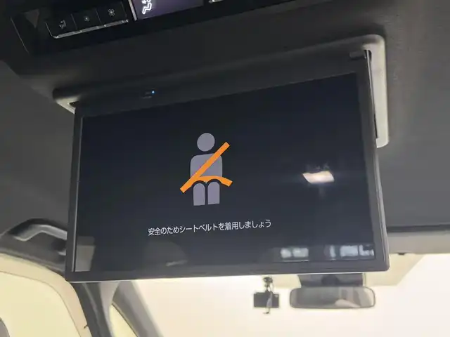 トヨタ ヴォクシー ハイブリッド S－Z 三重県 2022(令4)年 4.6万km アティチュードブラックマイカ ハイブリッド/FF/MTモード付インパネCVT/純正 10.5インチ『ディスプレイオーディオplus』（ナビ機能搭載）/（AM/FM/CD/DVD/USB/Miracast/Bluetooth/CarPlay/AndroidAuto）/純正 14インチ 後席用OLEDフリップダウンディスプレイ V14T-R72R/バックガイドモニター/両側パワースライドドア/ドライブレコーダー 前後/ビルトインETC2.0/Toyota Safety Sense/・プリクラッシュセーフティ［PCS］/・レーンディパーチャーアラート［LDA］/・レーダークルーズ/・アダプティブハイビームシステム/・クリアランスソナー/・パーキングサポートブレーキ［PKSB］（静止物）/・ロードサインアシスト［RSA］/・発進遅れ告知機能［TMN］/・プロアクティブドライビングアシスト［PDA］/装備/・ハーフレザーシート/・シートヒーター（D/N）/・前席左右＆後席独立オートエアコン/・オートライト/・【OP】LED ヘッドランプ（プロジェクター式）＋クリアランスランプ/・電子パーキングブレーキ＋ブレーキホールド/・フリーストップバックドア/・プッシュスタート/・純正17inAW/・スマートキーx2/・保/取/ナビ取/など