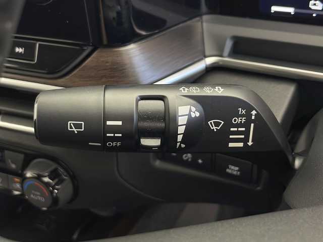 日産 オーラ G FOUR レザーエディション 秋田県 2024(令6)年 0.4万km 白／ゴールド ４ＷＤ/純正メモリナビ/ (フルセグＴＶ/Bluetooth/HDMI/AndroidAuto)/全方位カメラ/プロパイロット/ステアリングヒーター/ＢＯＳＥサウンドシステム/デジタルインナーミラー/ワイヤレス充電/前席シートヒーター/オートブレーキホールド/オートライト/スマートキー/スペアキー/社外フロアマット/ＥＴＣ２．０