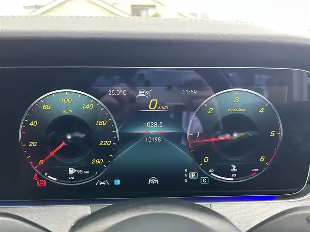 メルセデス・ベンツ Ｍ・ベンツ ＣＬＳ２２０ｄ スポーツ エクスクルーシブPKG 大分県 2022(令4)年 1.1万km ダイヤモンドホワイト 〇革シート/〇サンルーフ/〇純正メーカーナビ/　ラジオ・BT・フルセグ/〇全方位カメラ/〇ETC/〇社外レーダー/〇シートヒーター/〇エアーシート/〇ACC/〇LKA/〇BSM/〇パドルシフト/〇HUD/〇ブルメスターサウンドシステム/〇ステアリングスイッチ/〇純正LEDヘッドライト/〇純正バックフォグ/〇パワーバックドア/〇アイドリングストップ/〇前後ドライブレコーダー/〇前席3wayメモリーシート/〇パワーシート/〇保証書/〇取扱説明書/〇スペアキー