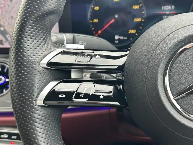 メルセデス・ベンツ Ｍ・ベンツ ＣＬＳ２２０ｄ スポーツ エクスクルーシブPKG 大分県 2022(令4)年 1.1万km ダイヤモンドホワイト 〇革シート/〇サンルーフ/〇純正メーカーナビ/　ラジオ・BT・フルセグ/〇全方位カメラ/〇ETC/〇社外レーダー/〇シートヒーター/〇エアーシート/〇ACC/〇LKA/〇BSM/〇パドルシフト/〇HUD/〇ブルメスターサウンドシステム/〇ステアリングスイッチ/〇純正LEDヘッドライト/〇純正バックフォグ/〇パワーバックドア/〇アイドリングストップ/〇前後ドライブレコーダー/〇前席3wayメモリーシート/〇パワーシート/〇保証書/〇取扱説明書/〇スペアキー