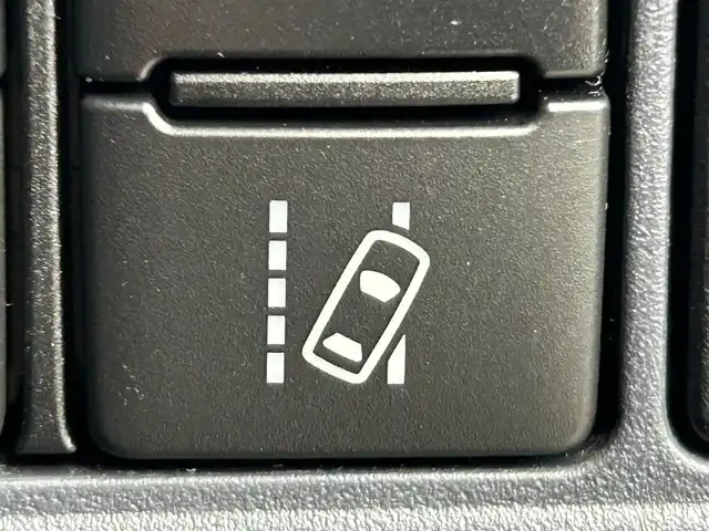 トヨタ ヴォクシー ZS 煌 静岡県 2016(平28)年 5.3万km ブラック 7人乗り/3列シート/純正7インチナビ/（FM/AM/SD/USB/CD/BT）/フルセグTV/両側電動スライド/バックカメラ/ETC車載器/オートライト/オートハイビーム/スマートキー/プッシュスタート/チップアップシート/衝突軽減システム/純正16AW