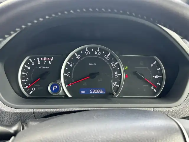 トヨタ ヴォクシー ZS 煌 静岡県 2016(平28)年 5.3万km ブラック 7人乗り/3列シート/純正7インチナビ/（FM/AM/SD/USB/CD/BT）/フルセグTV/両側電動スライド/バックカメラ/ETC車載器/オートライト/オートハイビーム/スマートキー/プッシュスタート/チップアップシート/衝突軽減システム/純正16AW