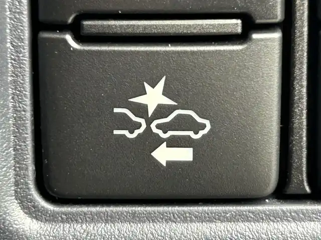 トヨタ ヴォクシー ZS 煌 静岡県 2016(平28)年 5.3万km ブラック 7人乗り/3列シート/純正7インチナビ/（FM/AM/SD/USB/CD/BT）/フルセグTV/両側電動スライド/バックカメラ/ETC車載器/オートライト/オートハイビーム/スマートキー/プッシュスタート/チップアップシート/衝突軽減システム/純正16AW