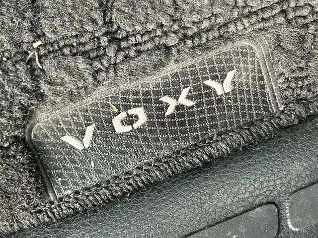 トヨタ ヴォクシー ZS 煌 静岡県 2016(平28)年 5.3万km ブラック 7人乗り/3列シート/純正7インチナビ/（FM/AM/SD/USB/CD/BT）/フルセグTV/両側電動スライド/バックカメラ/ETC車載器/オートライト/オートハイビーム/スマートキー/プッシュスタート/チップアップシート/衝突軽減システム/純正16AW