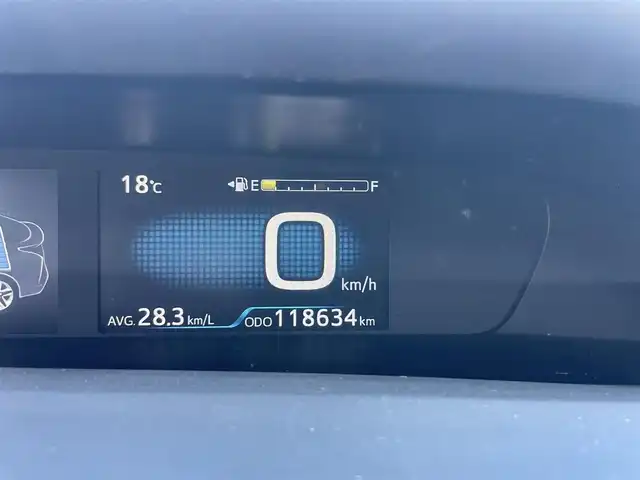 トヨタ プリウス S 大阪府 2017(平29)年 11.9万km ホワイトパールクリスタルシャイン (株)IDOMが運営する【じしゃロン堺店】の自社ローン専用車両になります。/こちらは現金またはオートローンご利用時の価格です。自社ローンご希望の方は別途その旨お申付け下さい