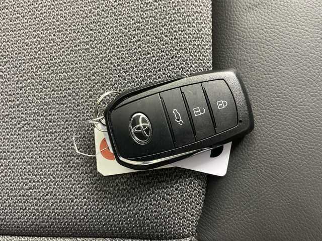 トヨタ カローラ クロス ハイブリッド Z 道央・札幌 2025(令7)年 0.8万km アティチュードブラックマイカ ・4WD/ムーンルーフ/モデリスタエアロ/・トヨタセーフティセンス/・レーダークルーズコントロール/・プリクラッシュセーフティ/・純正ディスプレイオーディオ　/・フルセグ/BT/USB/バックカメラ/・パワーバックドア/・ハーフレザーシート/D席パワーシート/・前席シートヒーター/・LEDオートライト/オートマチックハイビーム/・ETC2.0/ステアリングスイッチ/・スマートキー