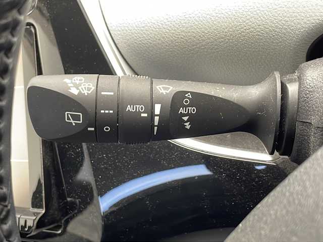 トヨタ プリウス Sセーフティプラス 千葉県 2016(平28)年 4.1万km スティールブロンドM 純正ナビ（CD/DVD/BT/フルセグTV）/トヨタセーフティーセンサー/レーダークルーズコントロール/レーンキープ/衝突軽減/クリアランスソナー/パーキングアシスト/オートハイビーム/LEDライト/フォグランプ/ビルトインETC2.0/前後ドラレコ/電格ミラー/フロアマット/ドアバイザー