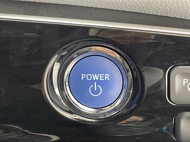 トヨタ プリウス Sセーフティプラス 千葉県 2016(平28)年 4.1万km スティールブロンドM 純正ナビ（CD/DVD/BT/フルセグTV）/トヨタセーフティーセンサー/レーダークルーズコントロール/レーンキープ/衝突軽減/クリアランスソナー/パーキングアシスト/オートハイビーム/LEDライト/フォグランプ/ビルトインETC2.0/前後ドラレコ/電格ミラー/フロアマット/ドアバイザー