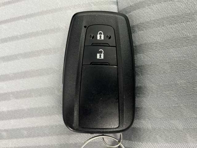 トヨタ プリウス Sセーフティプラス 千葉県 2016(平28)年 4.1万km スティールブロンドM 純正ナビ（CD/DVD/BT/フルセグTV）/トヨタセーフティーセンサー/レーダークルーズコントロール/レーンキープ/衝突軽減/クリアランスソナー/パーキングアシスト/オートハイビーム/LEDライト/フォグランプ/ビルトインETC2.0/前後ドラレコ/電格ミラー/フロアマット/ドアバイザー