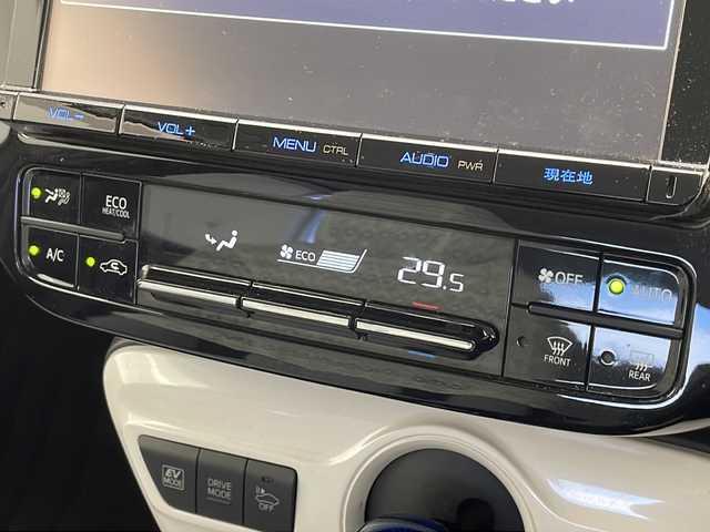 トヨタ プリウス Sセーフティプラス 千葉県 2016(平28)年 4.1万km スティールブロンドM 純正ナビ（CD/DVD/BT/フルセグTV）/トヨタセーフティーセンサー/レーダークルーズコントロール/レーンキープ/衝突軽減/クリアランスソナー/パーキングアシスト/オートハイビーム/LEDライト/フォグランプ/ビルトインETC2.0/前後ドラレコ/電格ミラー/フロアマット/ドアバイザー