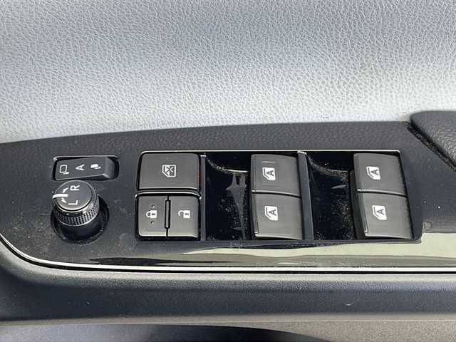 トヨタ プリウス Sセーフティプラス 千葉県 2016(平28)年 4.1万km スティールブロンドM 純正ナビ（CD/DVD/BT/フルセグTV）/トヨタセーフティーセンサー/レーダークルーズコントロール/レーンキープ/衝突軽減/クリアランスソナー/パーキングアシスト/オートハイビーム/LEDライト/フォグランプ/ビルトインETC2.0/前後ドラレコ/電格ミラー/フロアマット/ドアバイザー