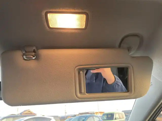 トヨタ プリウス S　LEDエディション 大阪府 2011(平23)年 2.9万km ホワイトパールクリスタルシャイン (株)IDOMが運営する【じしゃロン堺店】の自社ローン専用車両になります。/こちらは現金またはオートローンご利用時の価格です。自社ローンご希望の方は別途その旨お申付け下さい