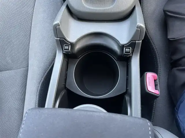 トヨタ プリウス S　LEDエディション 大阪府 2011(平23)年 2.9万km ホワイトパールクリスタルシャイン (株)IDOMが運営する【じしゃロン堺店】の自社ローン専用車両になります。/こちらは現金またはオートローンご利用時の価格です。自社ローンご希望の方は別途その旨お申付け下さい