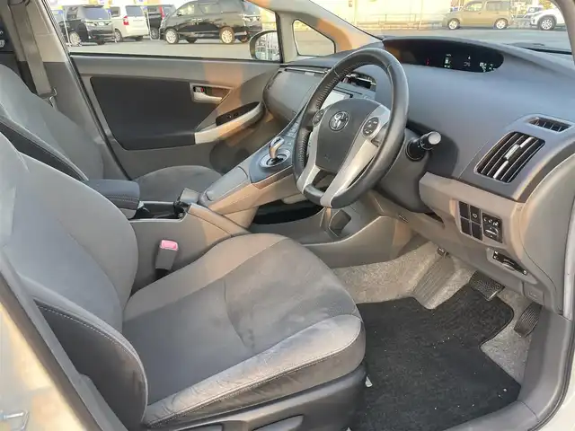 トヨタ プリウス S　LEDエディション 大阪府 2011(平23)年 2.9万km ホワイトパールクリスタルシャイン (株)IDOMが運営する【じしゃロン堺店】の自社ローン専用車両になります。/こちらは現金またはオートローンご利用時の価格です。自社ローンご希望の方は別途その旨お申付け下さい