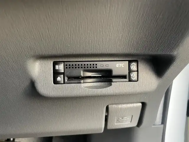 トヨタ プリウス S　LEDエディション 大阪府 2011(平23)年 2.9万km ホワイトパールクリスタルシャイン (株)IDOMが運営する【じしゃロン堺店】の自社ローン専用車両になります。/こちらは現金またはオートローンご利用時の価格です。自社ローンご希望の方は別途その旨お申付け下さい